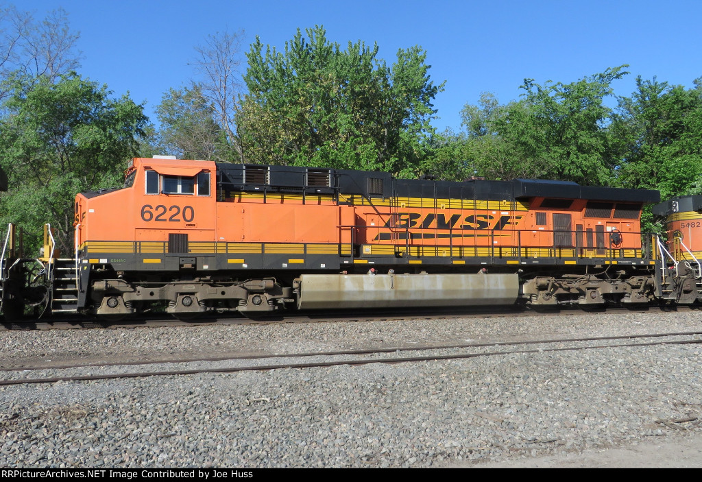 BNSF 6220